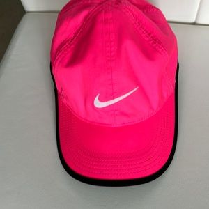 NIKE CAP FEATURE LGHT DRY FIT, size Adjustable